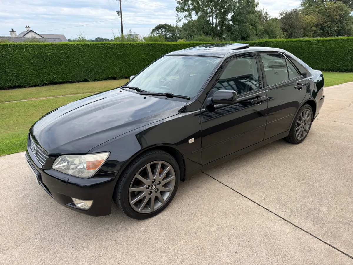 2000 LEXUS IS200 SE | SUNROOF | BLACK INTERIOR - Image 1