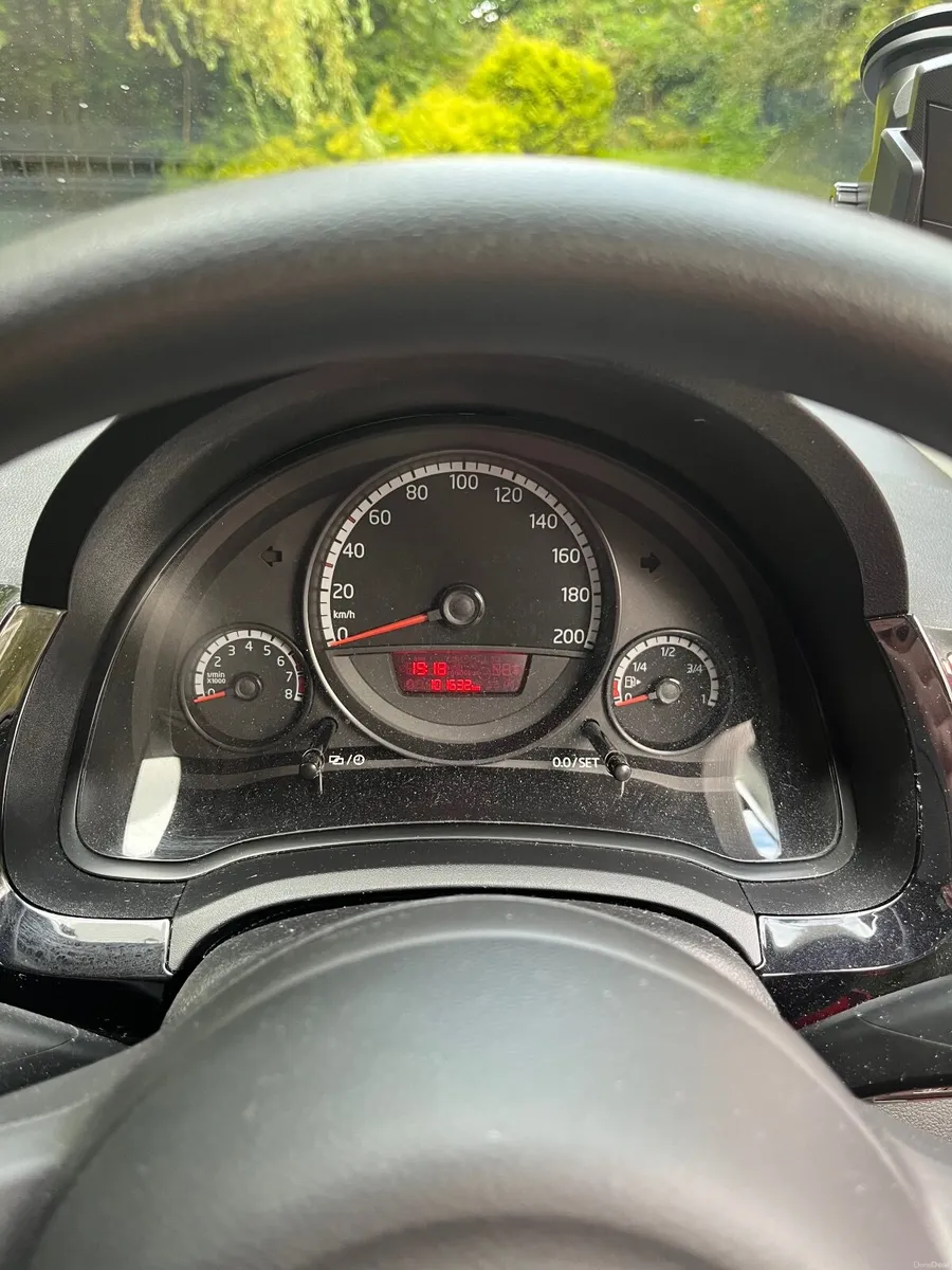 Volkswagen up! 2013 - Image 4