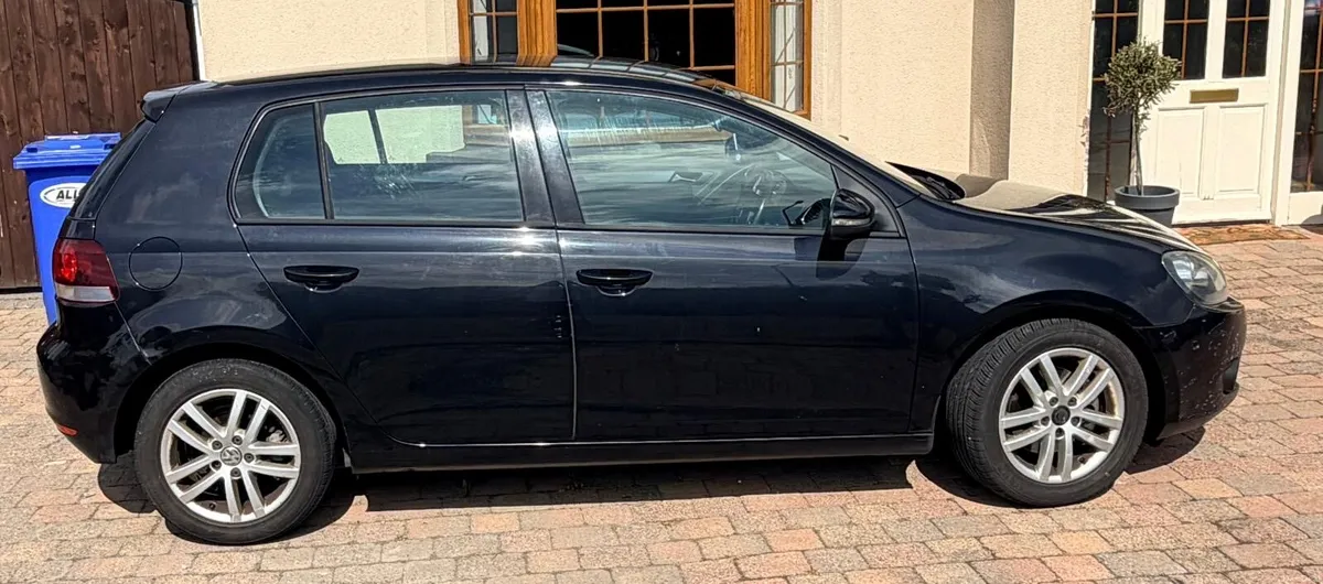2.0L Volkswagen Golf - Image 2