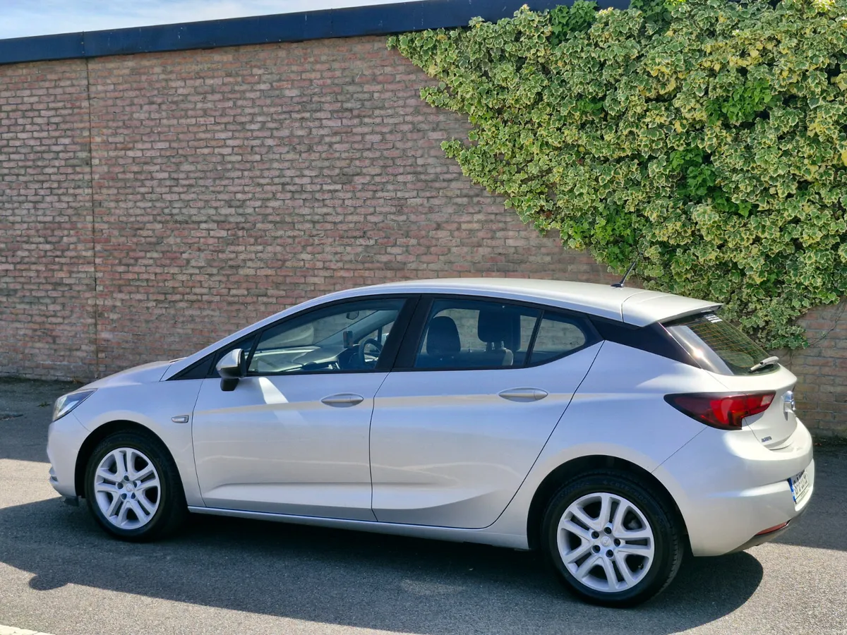 Opel Astra 1.6 CDTI - Image 2