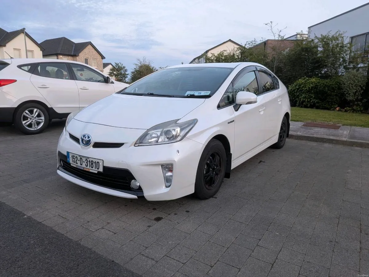 Toyota Prius 2015 ( low mileage) - Image 1