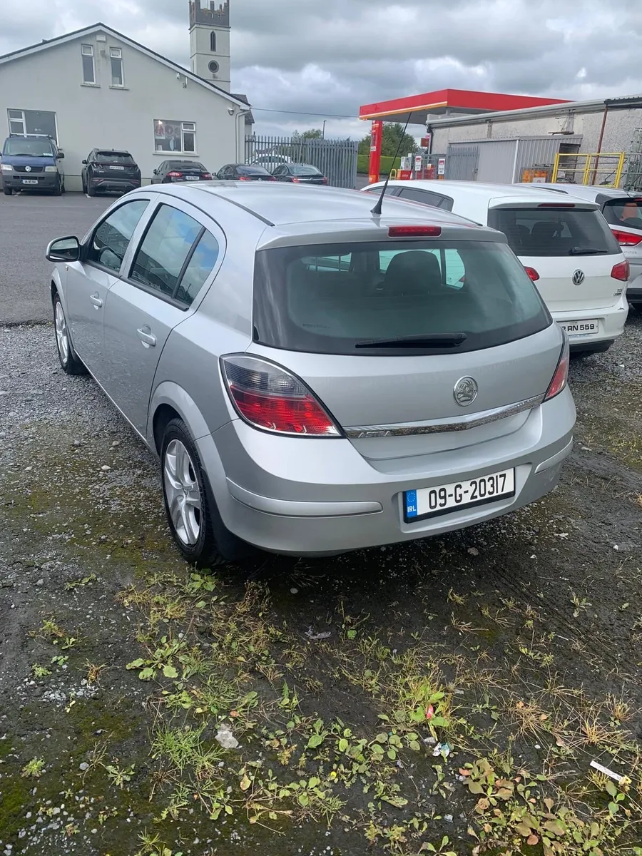 2009 Vauxhall Astra - Image 2