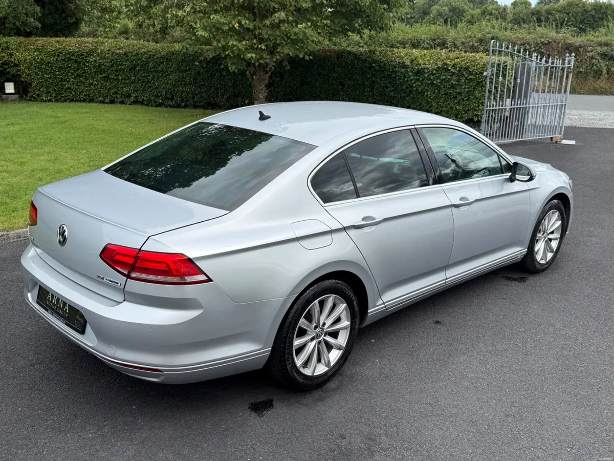 Volkswagen Passat 2016 - Image 6