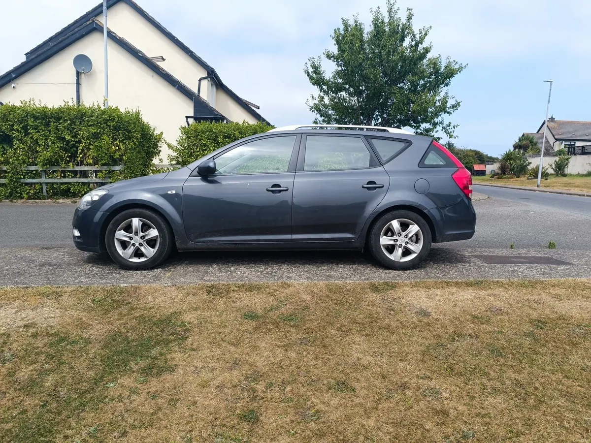 Kia Ceed 2011 - Image 1