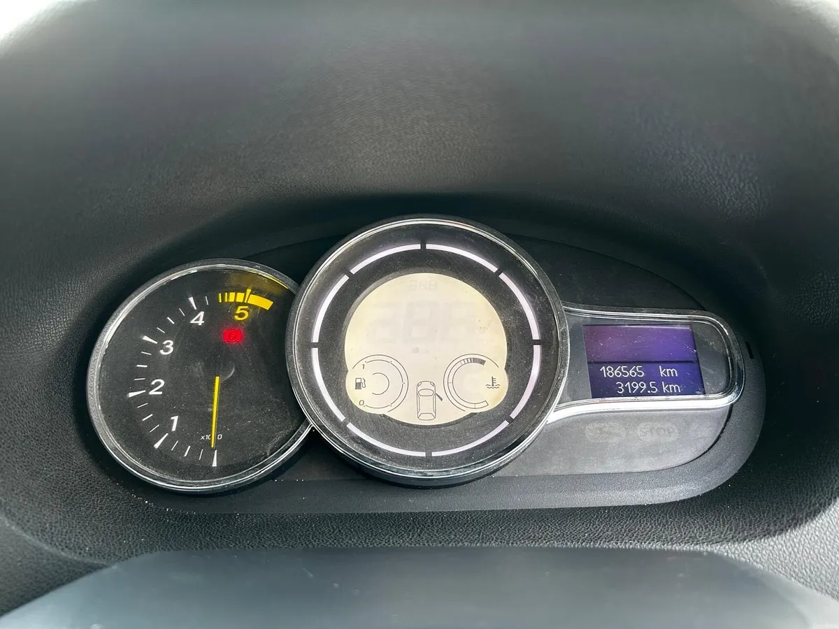 Renault Megane - Image 6