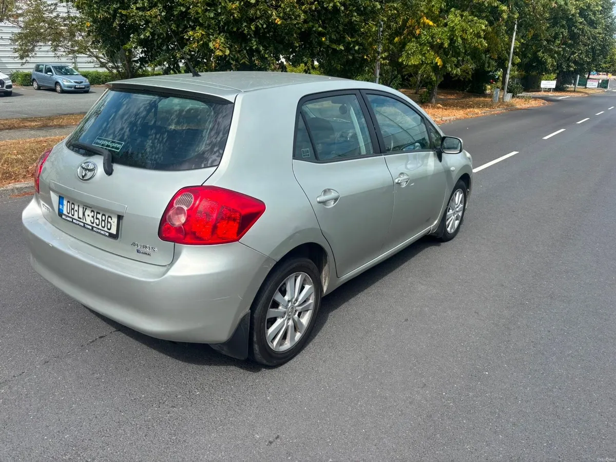 Toyota auris automatic - Image 2