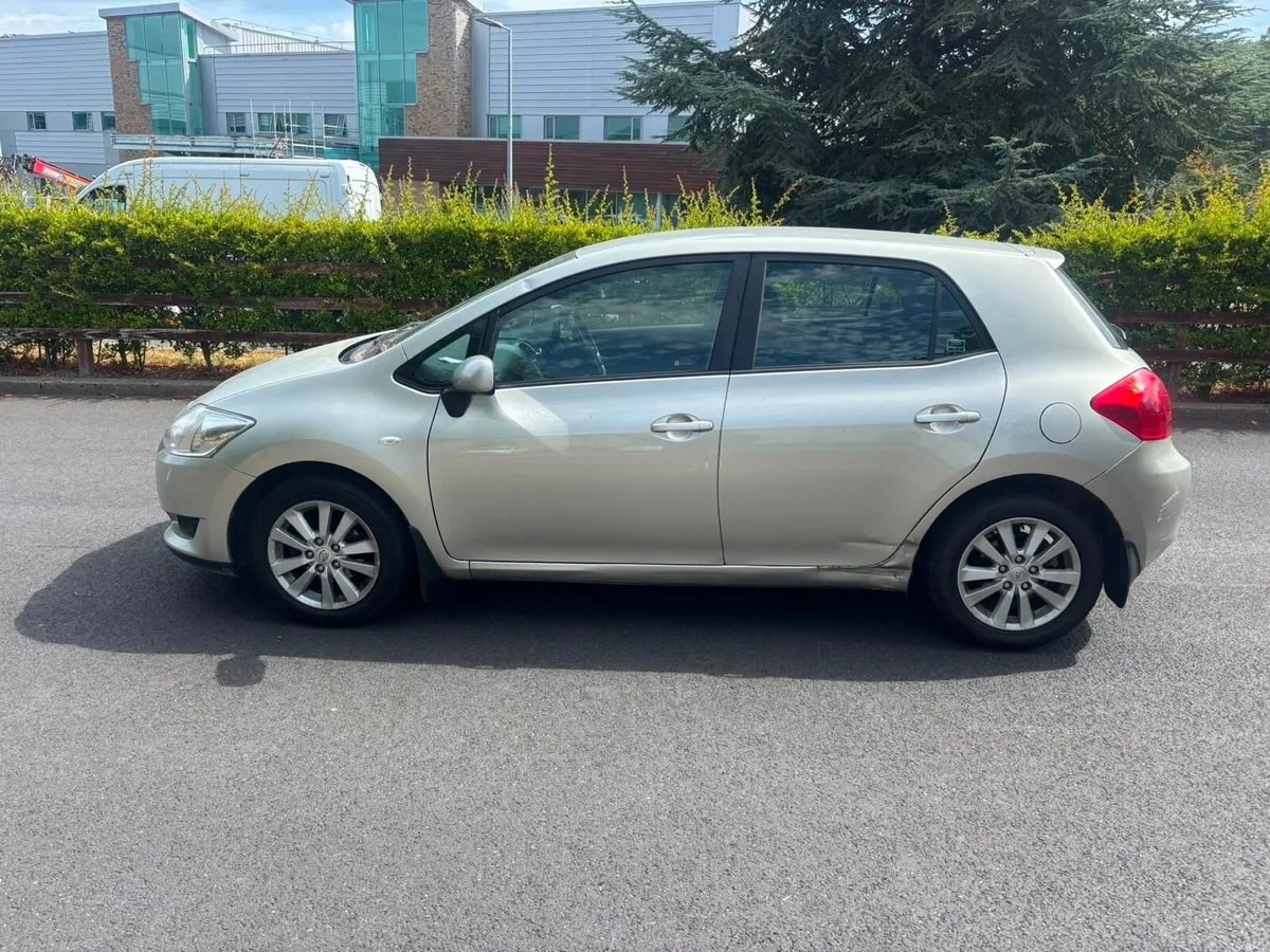 Toyota auris automatic - Image 4