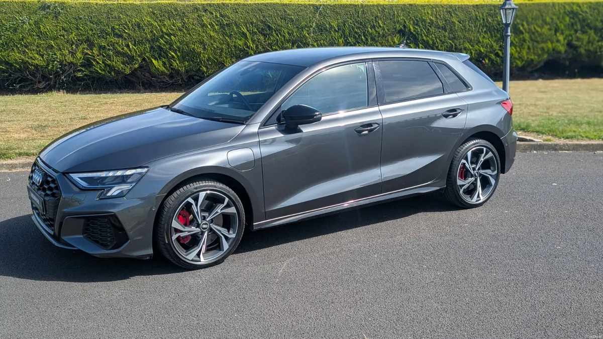 2021 (212) AUDI A3 1.4 TFSI e S LINE COMPETITION - Image 1