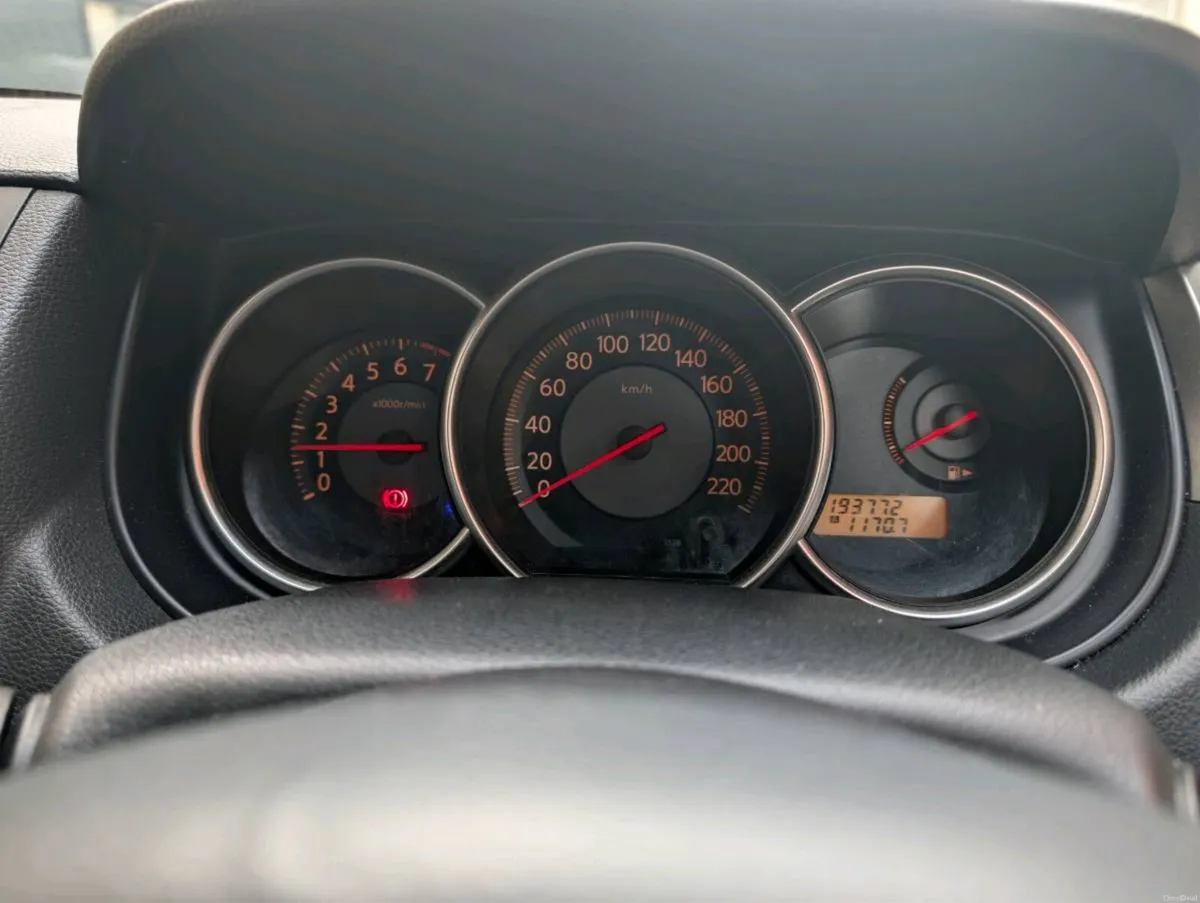 Nissan Tida 1.6 petrol automatic - Image 5