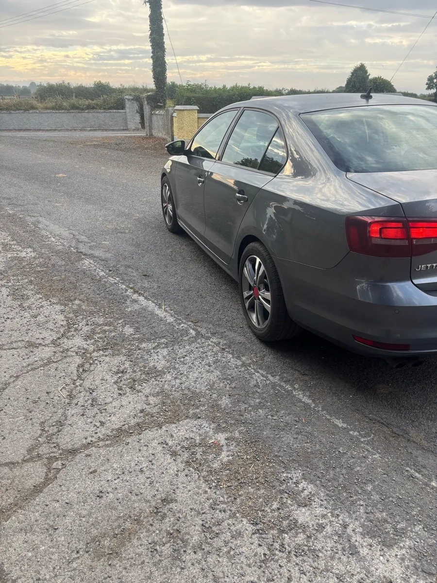 Volkswagen Jetta 2.0TDI - Image 6