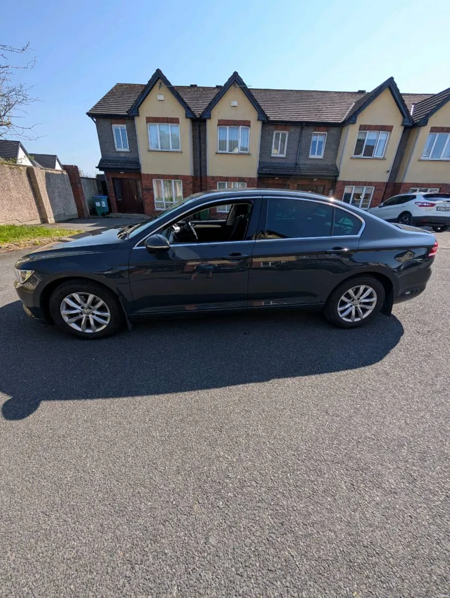Volkswagen Passat 2017 - Image 5