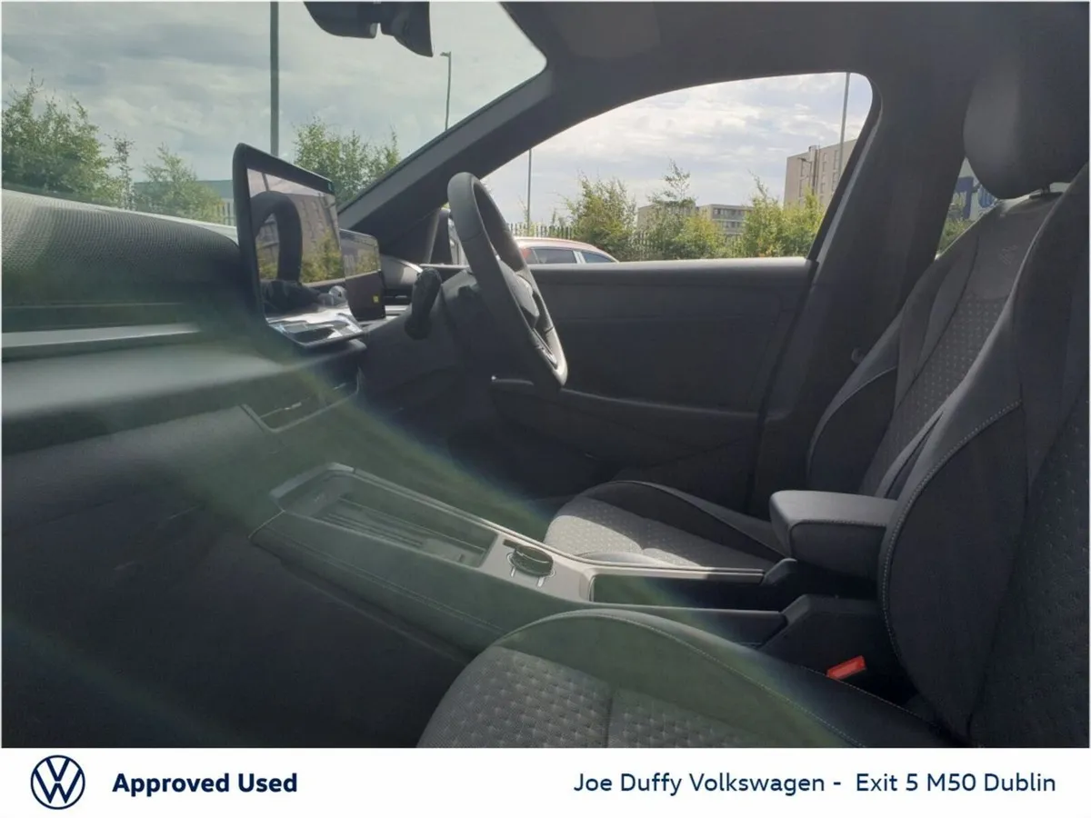 Volkswagen T-Roc R-LINE 1.5TSI 150HP MHEV AUTO - Image 3