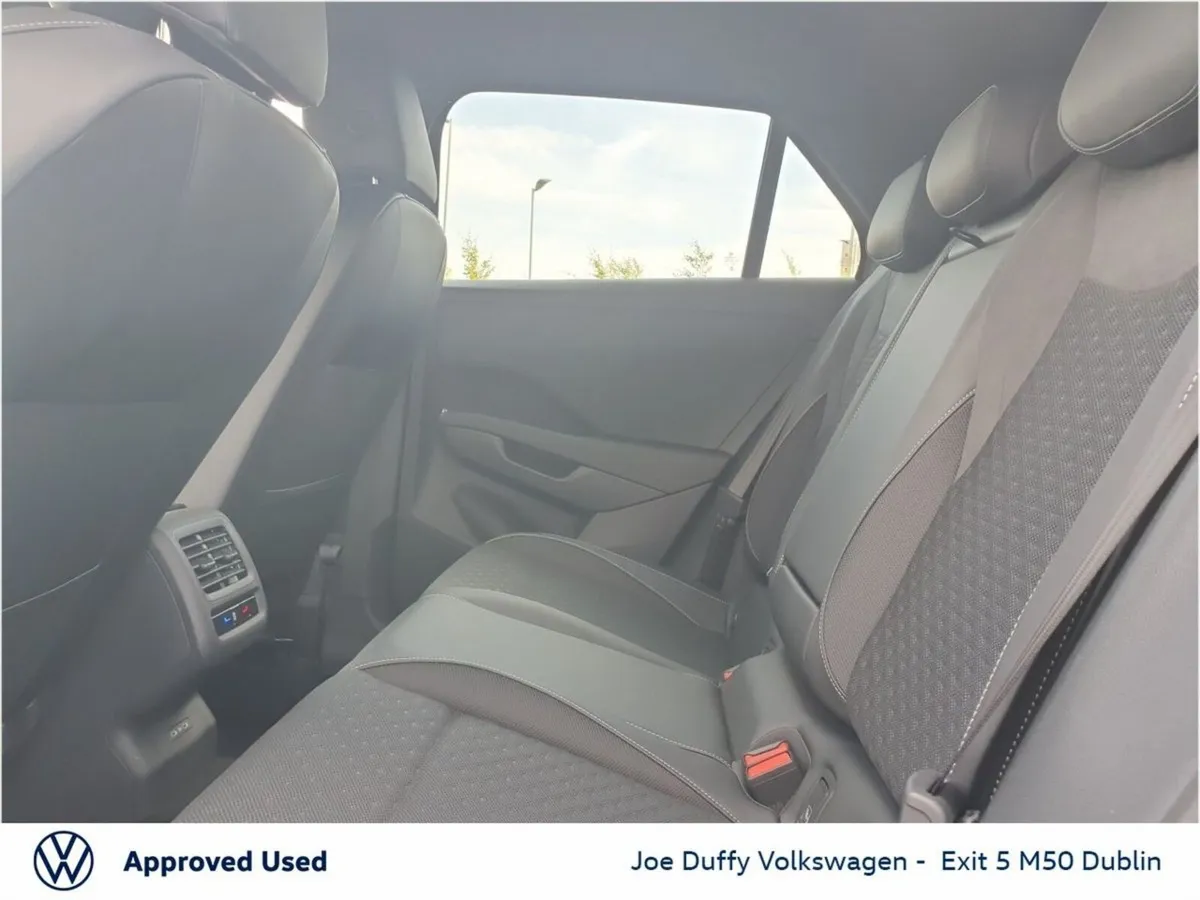 Volkswagen T-Roc R-LINE 1.5TSI 150HP MHEV - Image 6