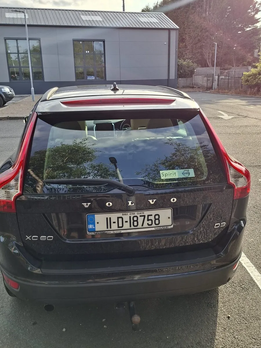 Volvo XC60 2011 2 Diesel Automatic 213000km - Image 3