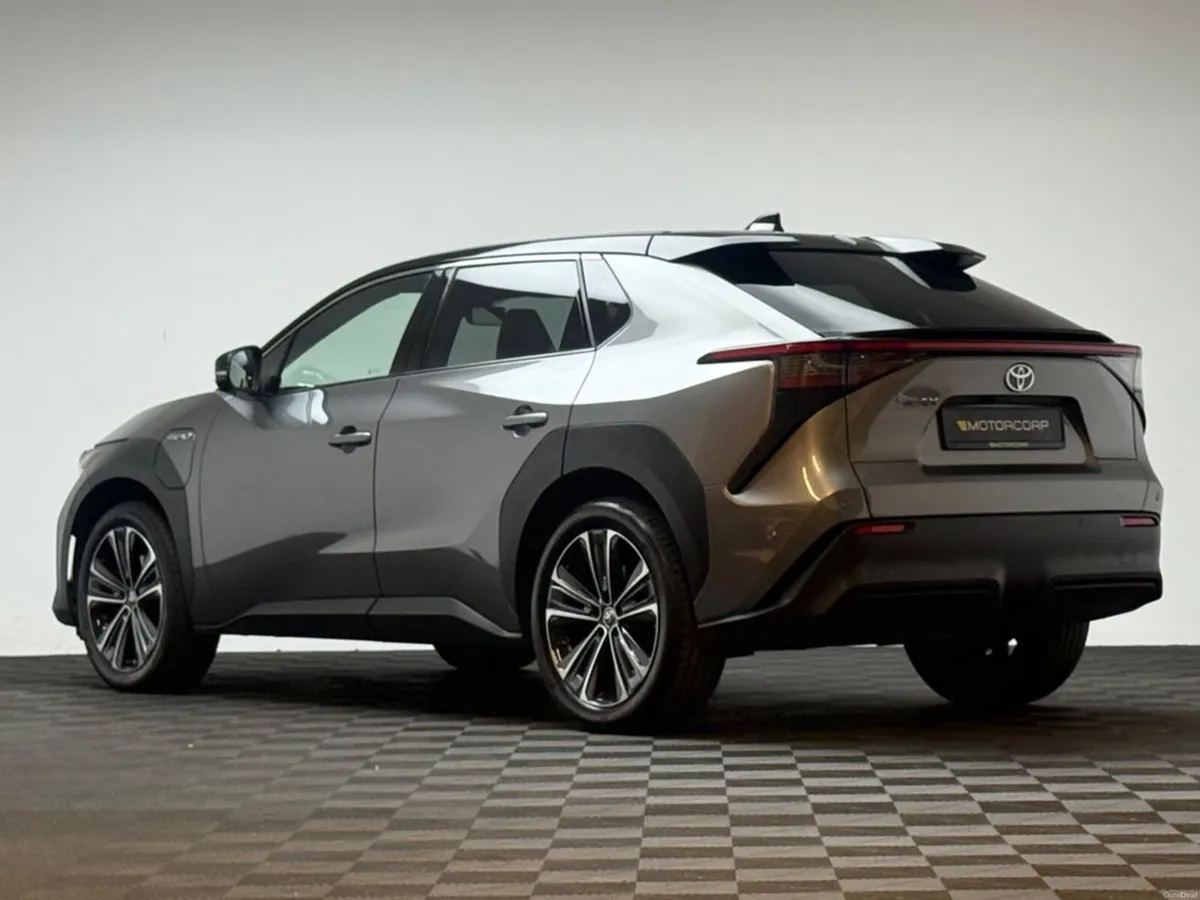 Toyota bZ4X PREMIERE EDITION *PAN ROOF* - Image 5