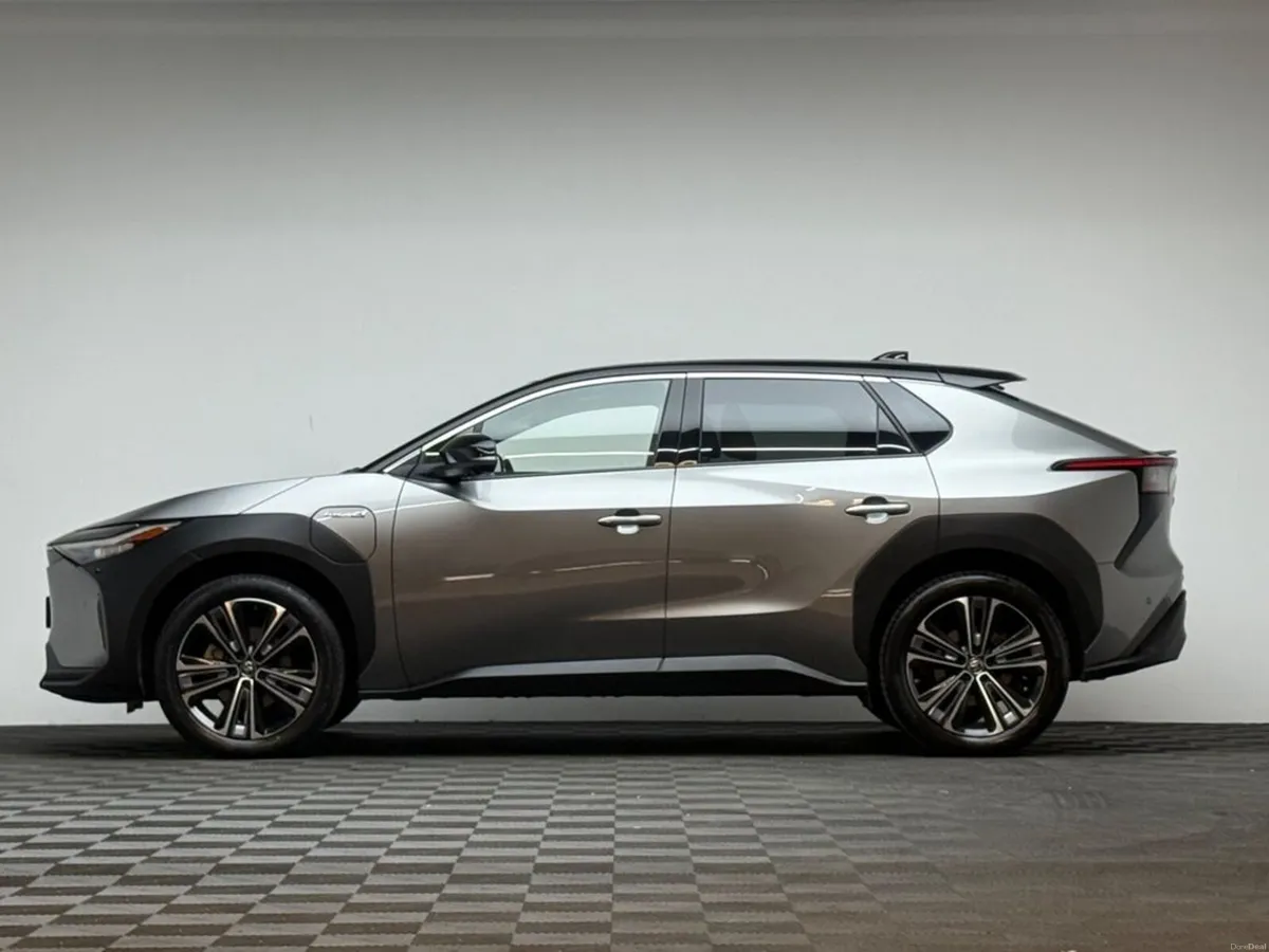 Toyota bZ4X PREMIERE EDITION *PAN ROOF* - Image 4