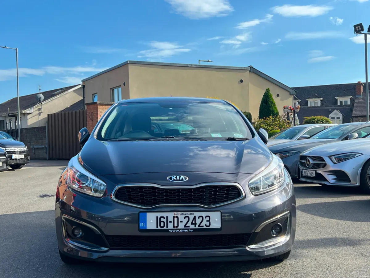 Kia Ceed EX 1.4 DIESEL 5DR *LOW KMS* - Image 2