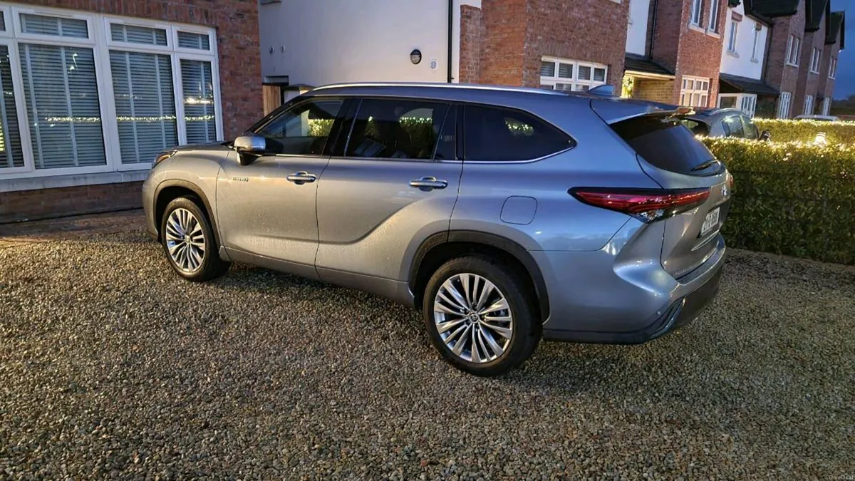 Toyota Highlander 2021 - Image 2