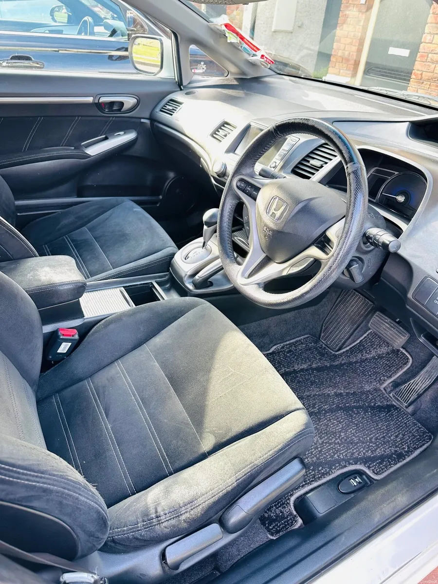 Honda Civic 2010 - Image 3