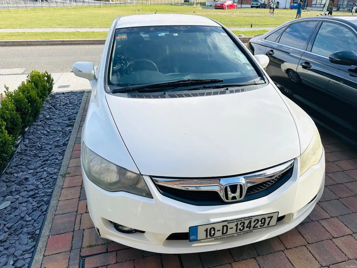 Honda Civic 2010 - Image 1