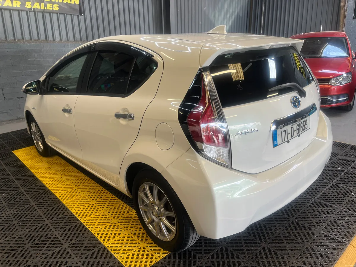 Toyota Aqua 2017 auto - Image 5