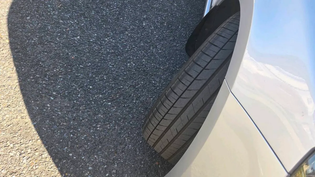 Car - Image 2