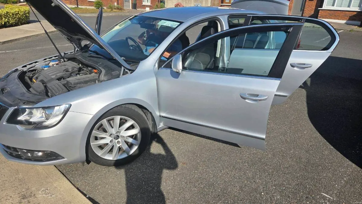 Car - Image 6