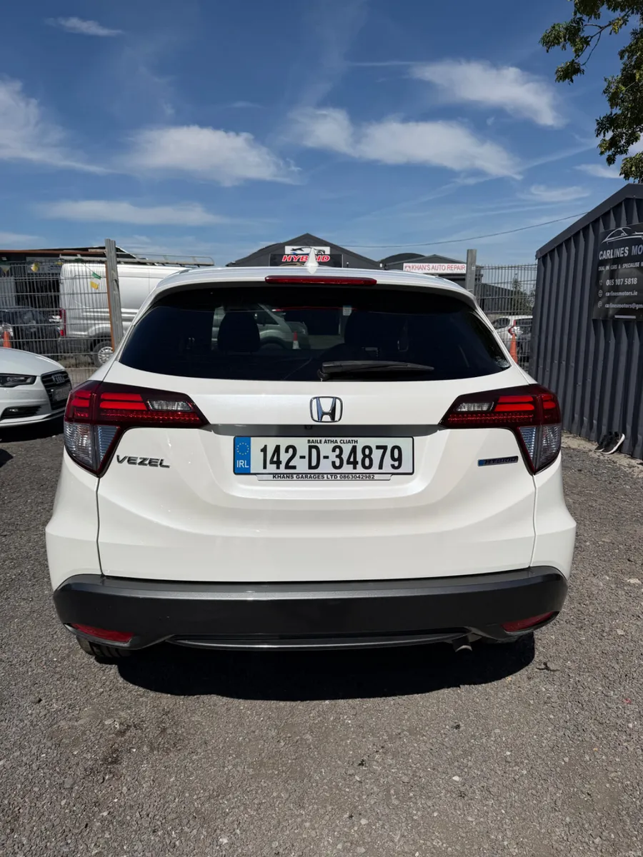 Honda Vezel Hybrid  Automatic - Image 5