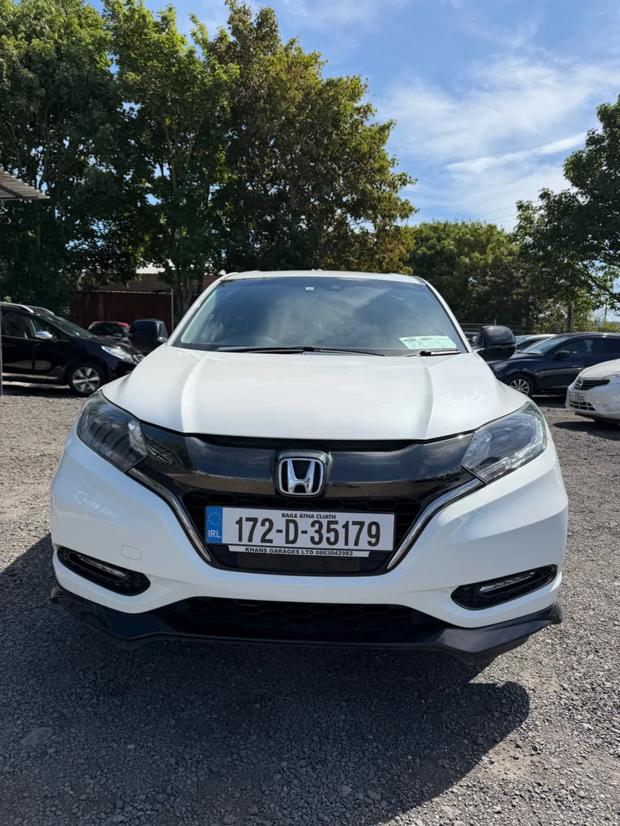 Honda Vezel  RS  Hybrid Automatic - Image 5