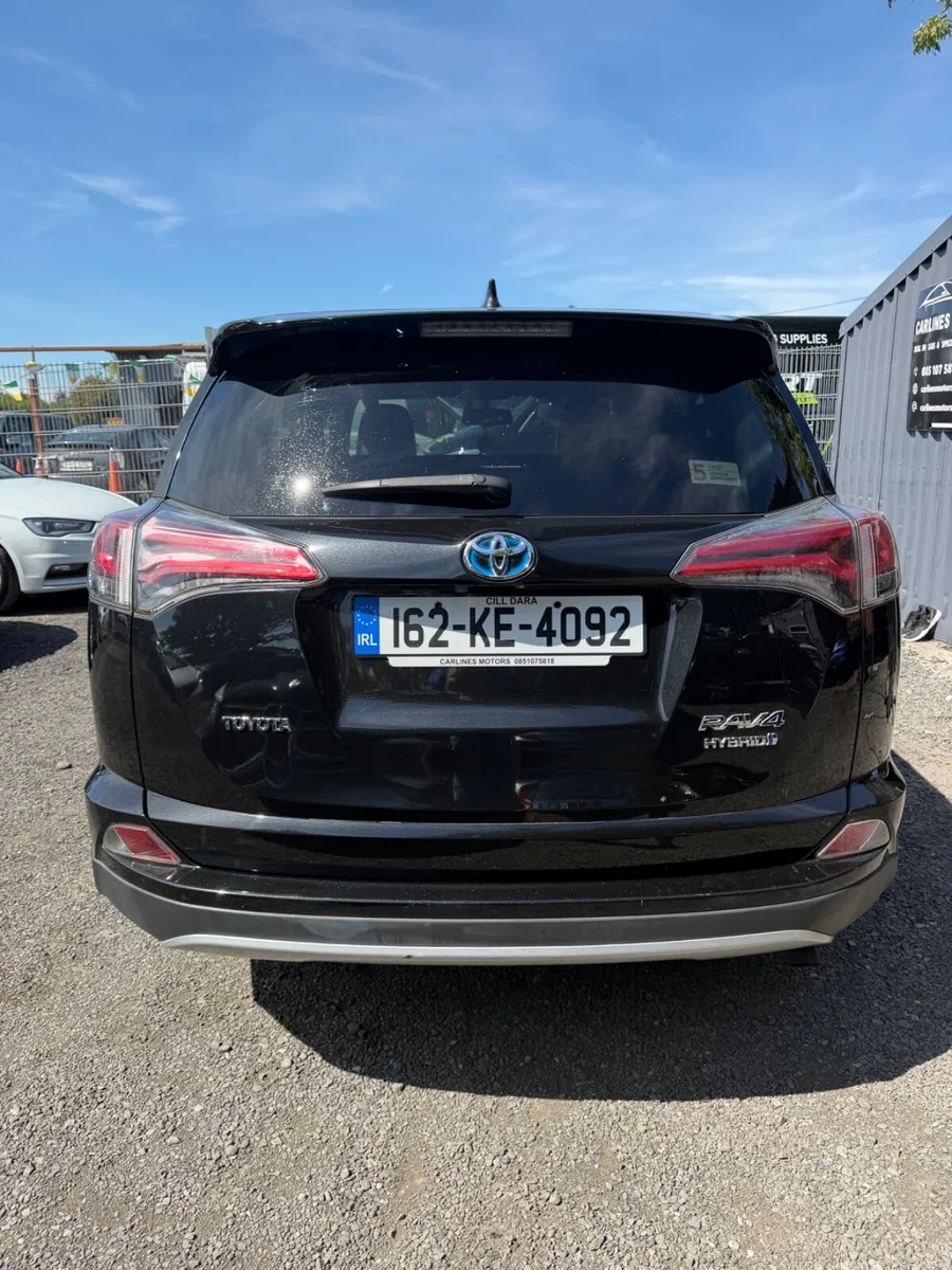 Toyota RAV4 Hybris Automatic - Image 6