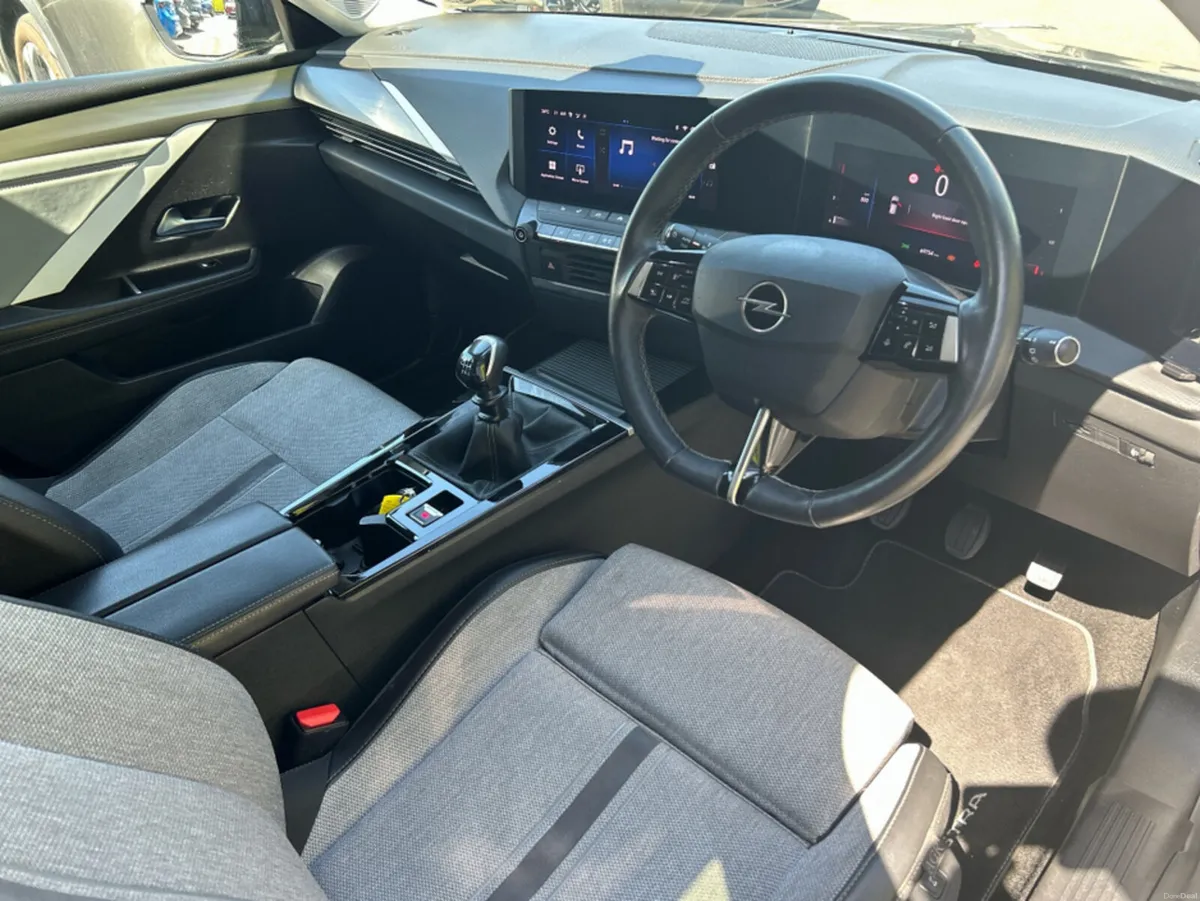 Opel Astra 5 DR HATCH-ELEGANCE-1.2 130PS - Image 6