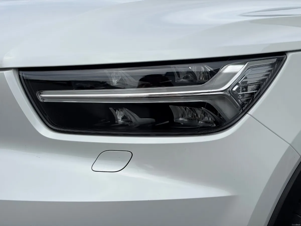 Volvo XC40 T5 PHEV R-DESIGN 5DR AUTO - Image 3