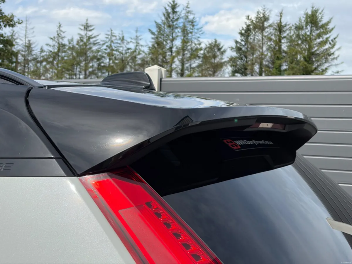 Volvo XC40 T5 PHEV R-DESIGN 5DR AUTO - Image 6
