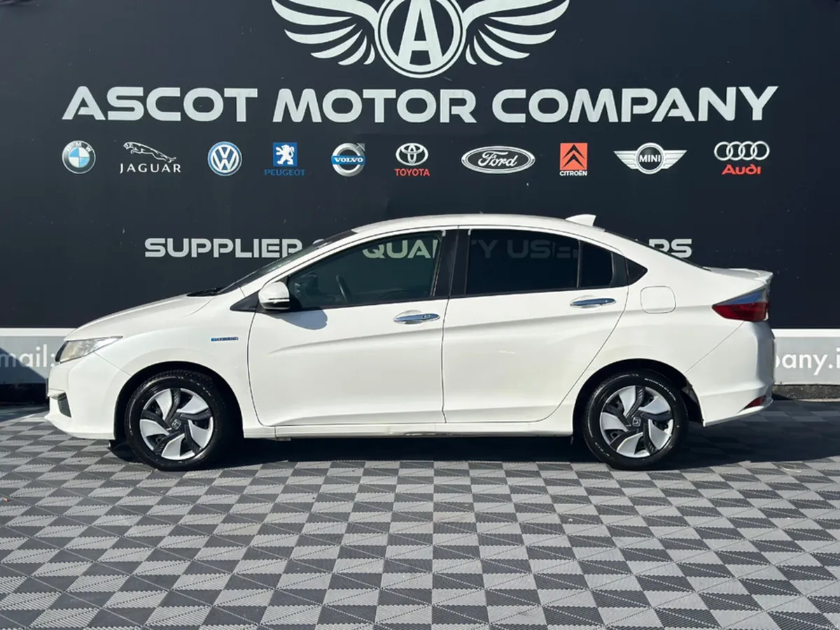 Honda Grace 1.5 L Petrol Hybrid - Image 4