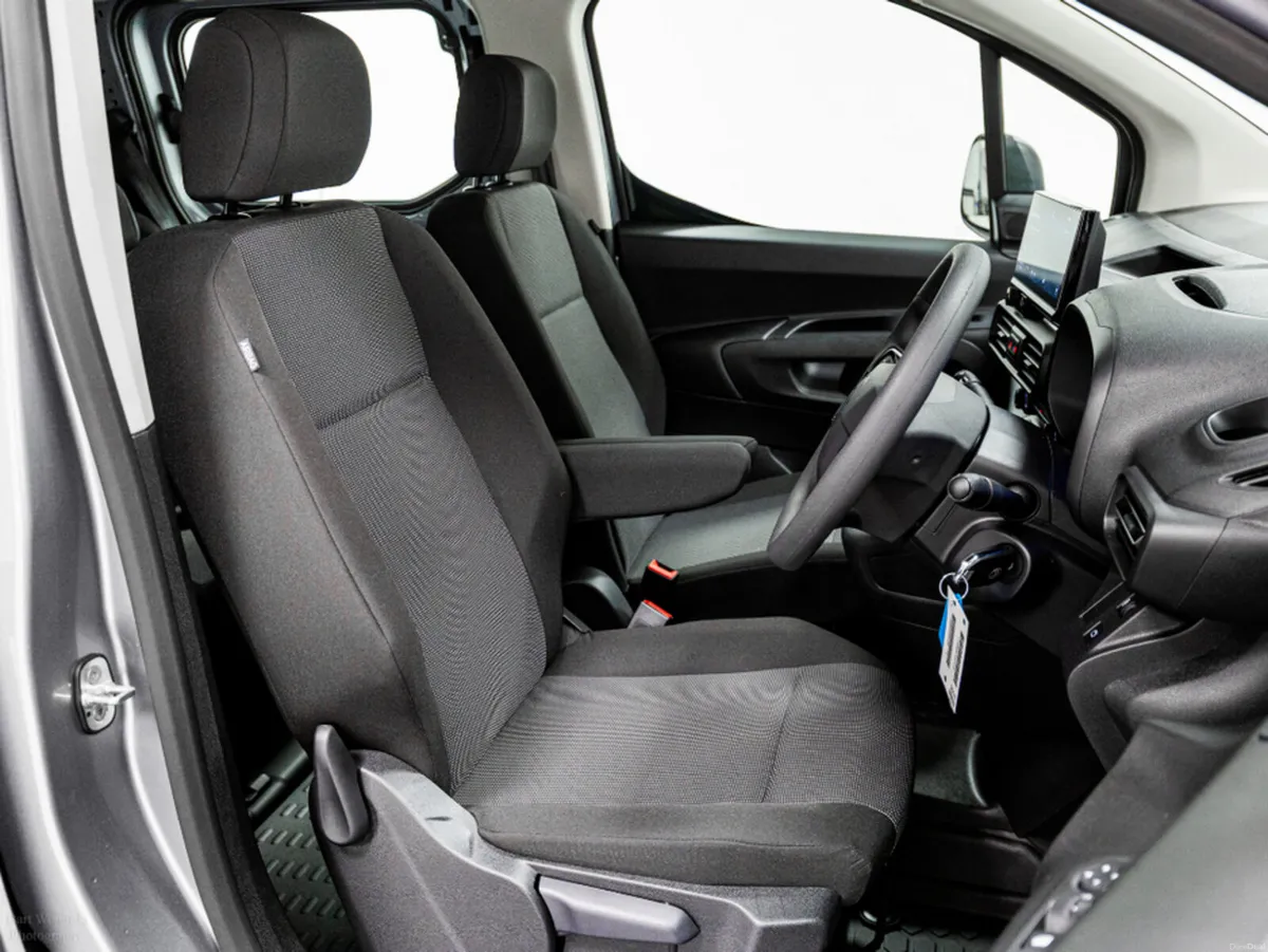 Citroen Berlingo LX Plus Crew Cab 1.5 Diesel 100HP - Image 3