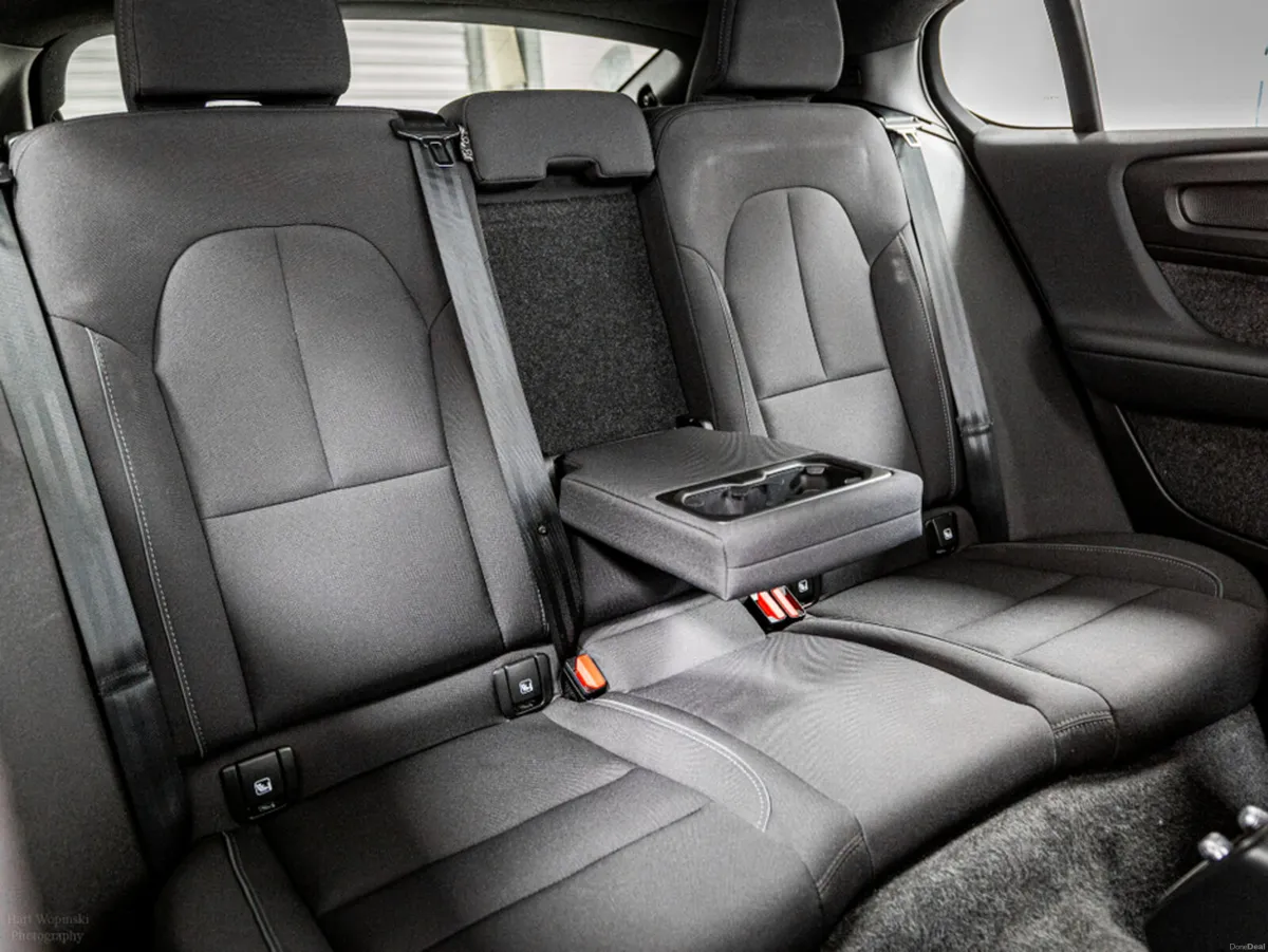Volvo C40 Recharge Plus 69kWh 230HP - Image 5