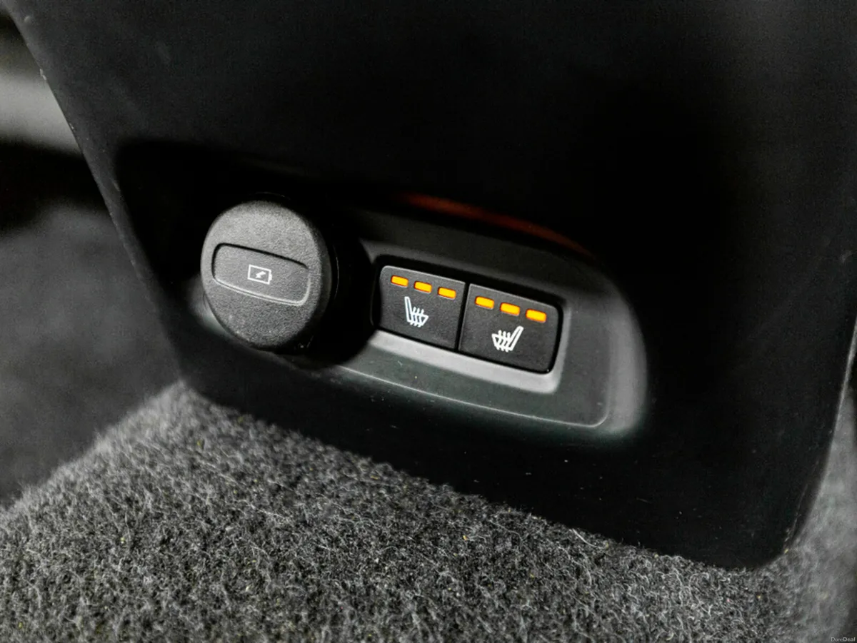 Volvo C40 Recharge Plus 69kWh 230HP - Image 6