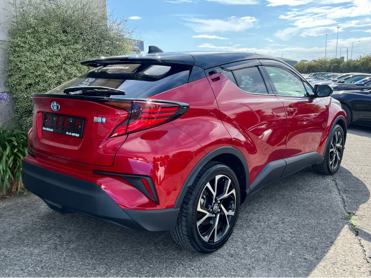 Toyota C-HR SOL AUTOMATIC HYBRID 1.8 PETROL //HIGH - Image 4