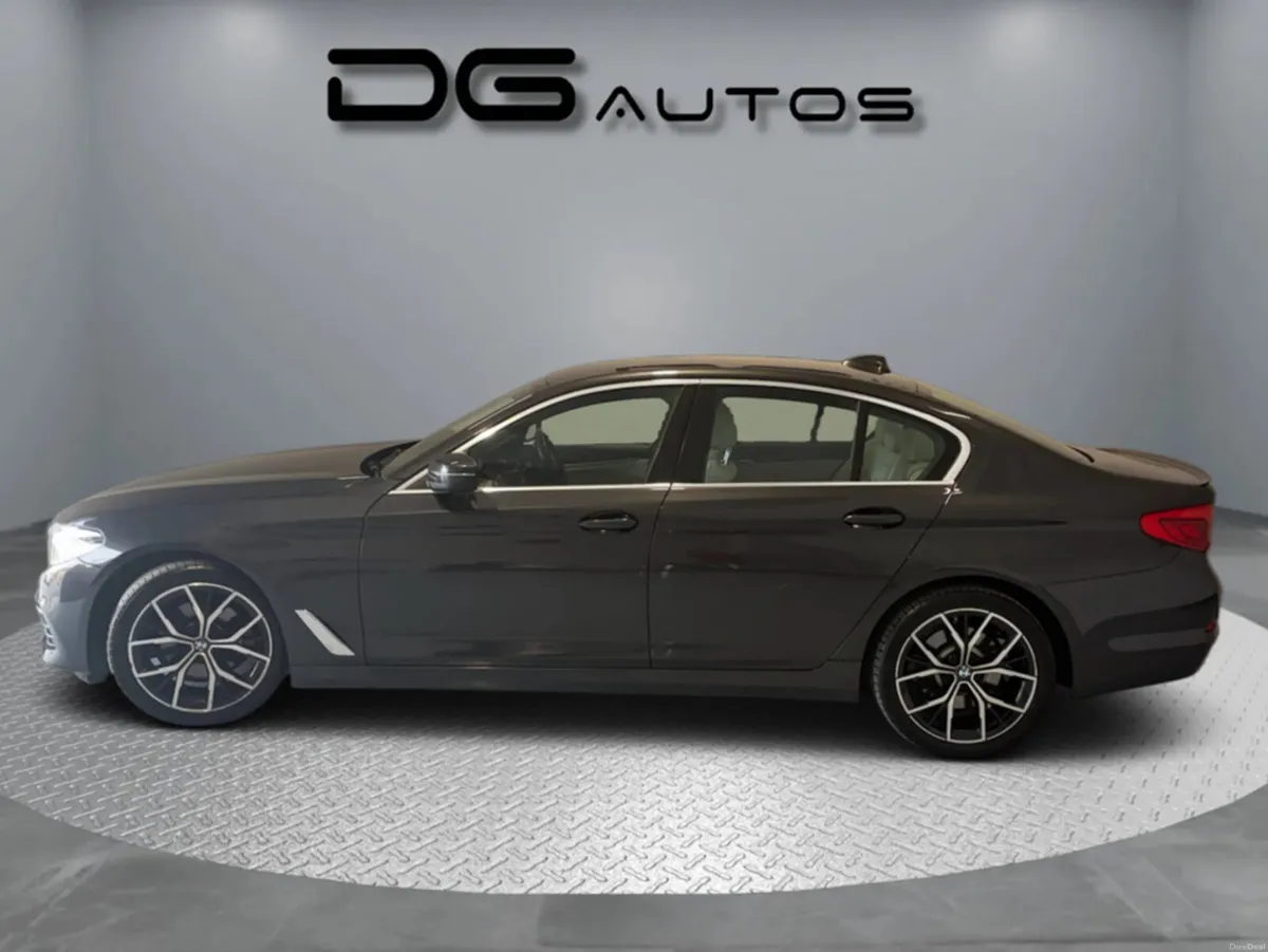 BMW 5-Series Low KMs - Great condition- reverse ca - Image 1