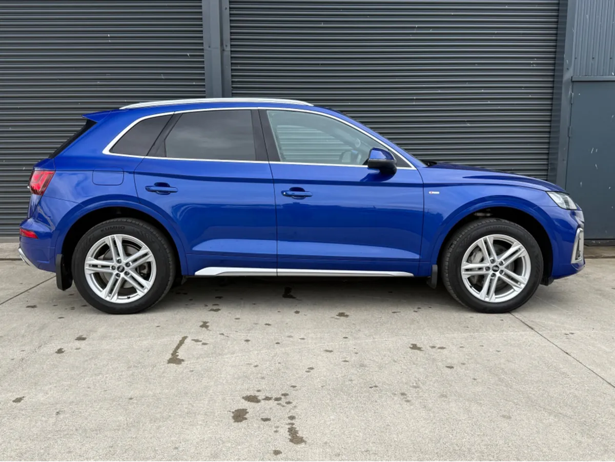 Audi Q5 S LINE 50 TFSI E QUATTRO PETROL-PLUG-IN-HY - Image 4