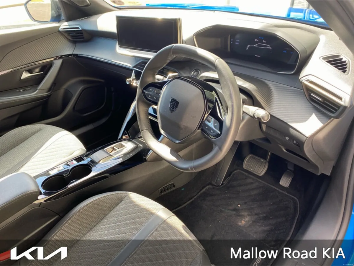 Peugeot 2008 ALLURE 1.2 HYBRID 136 - Image 2