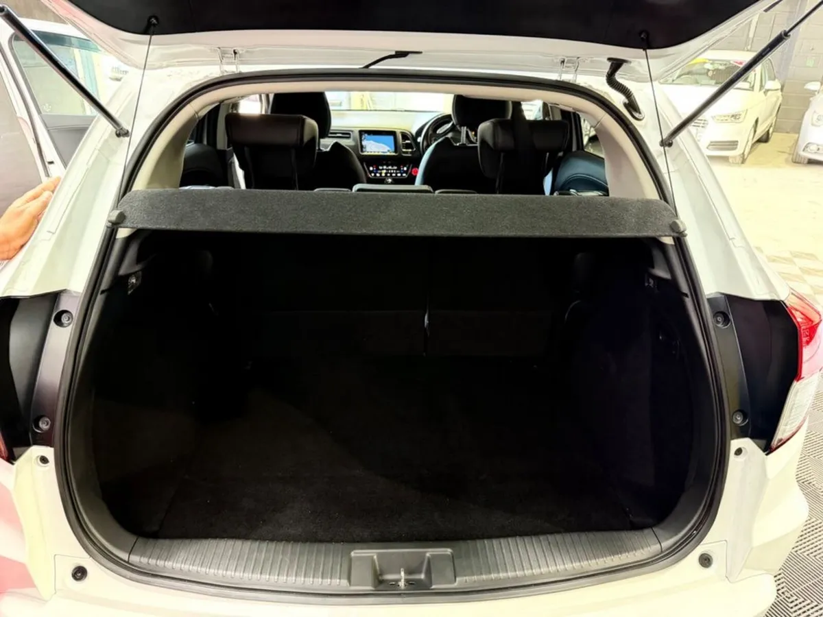 Honda Vezel Z 1.5 Hybrid 2019 - Image 6