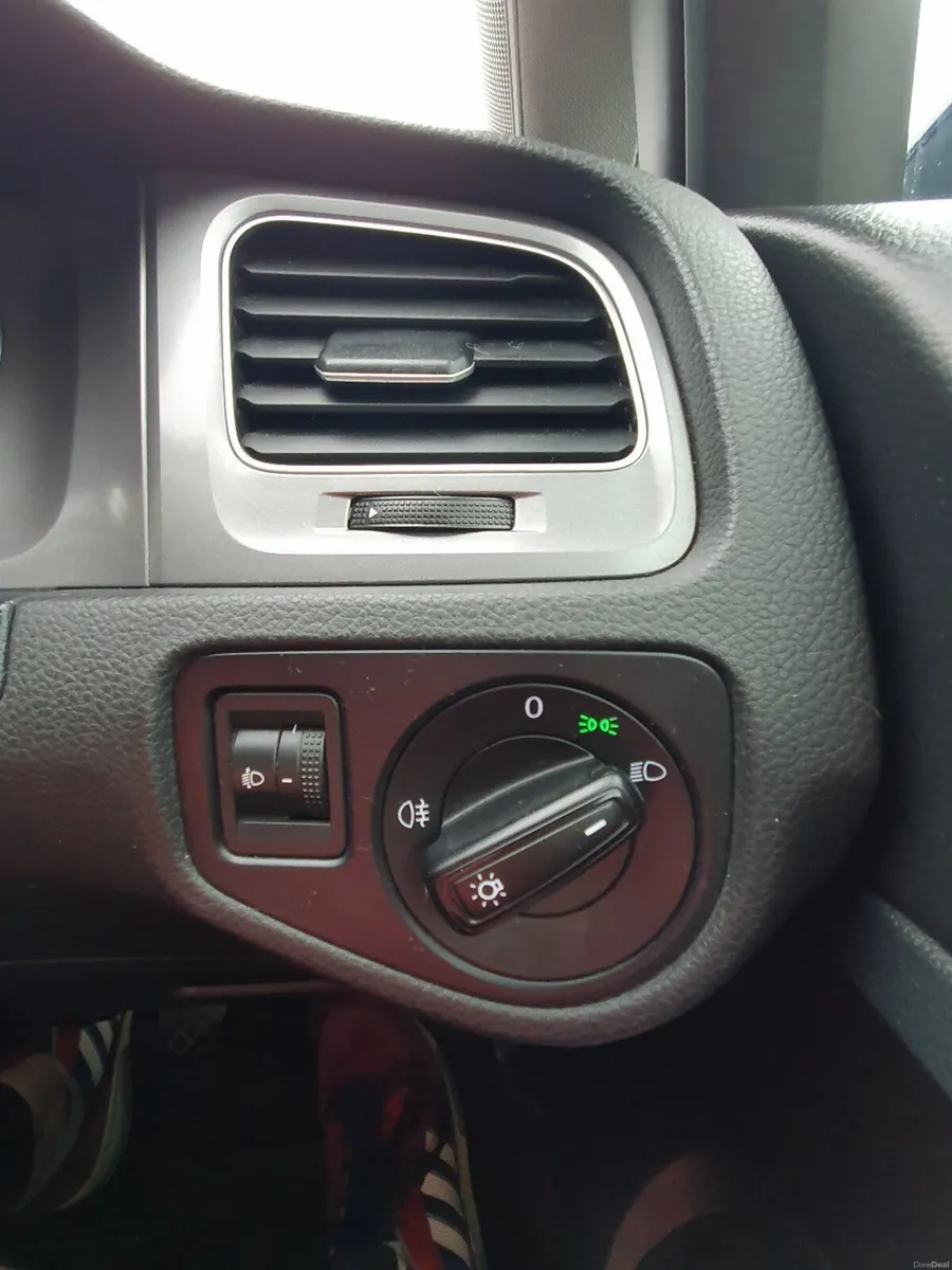 131 VW Golf 1.6 Trendline TDI Manual - Image 3