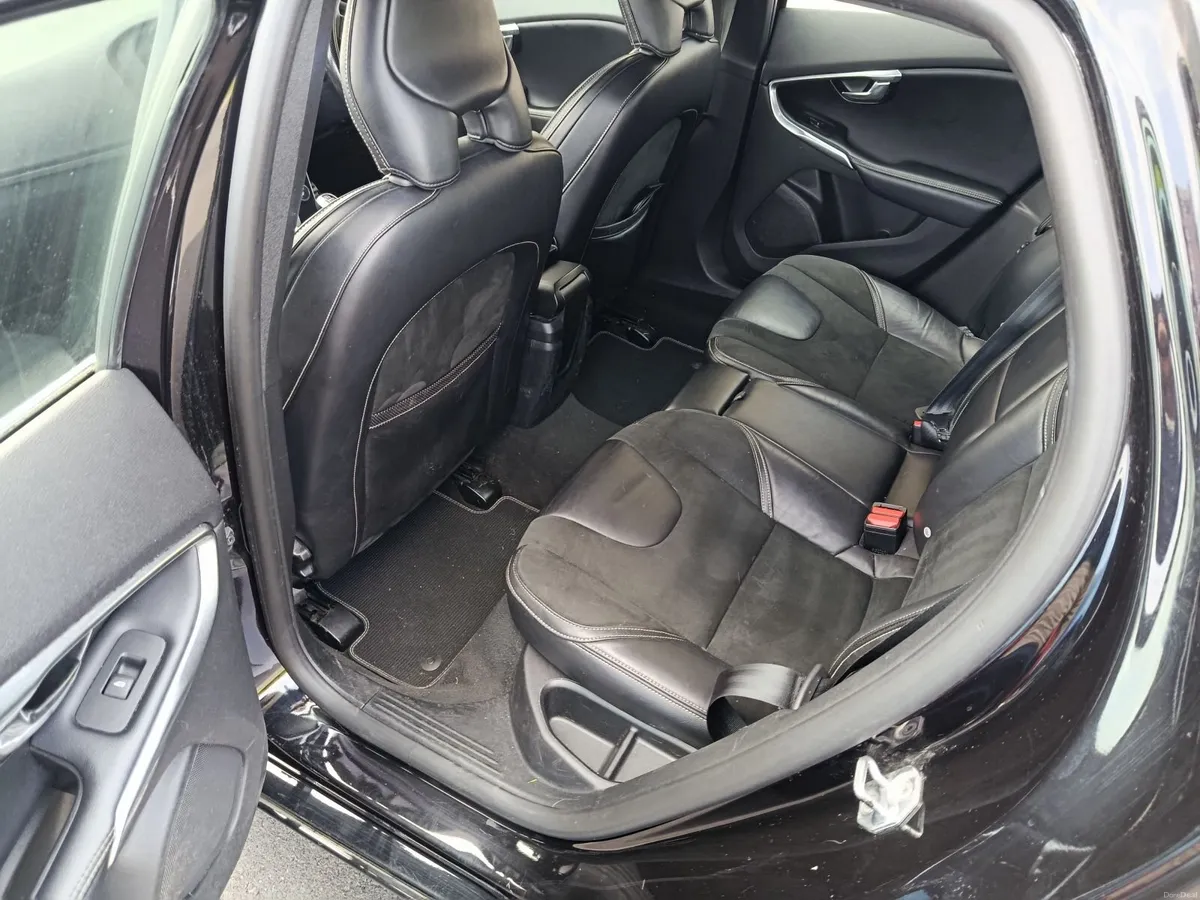 2017 Volvo V40 - Image 3