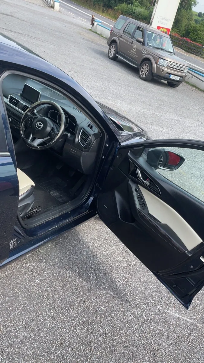 MAZDA 3 107000km ONLY - Image 4