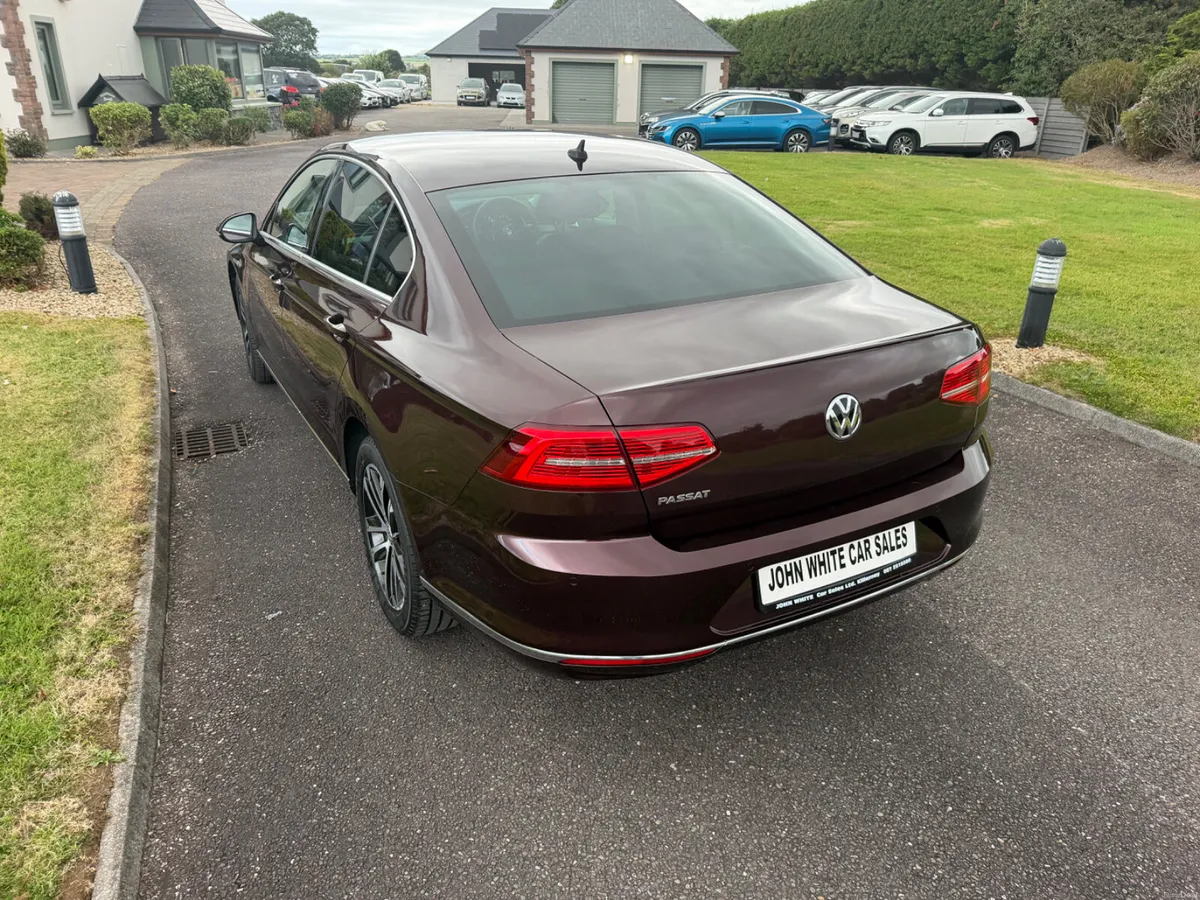 Volkswagen Passat Highline Auto - Image 3