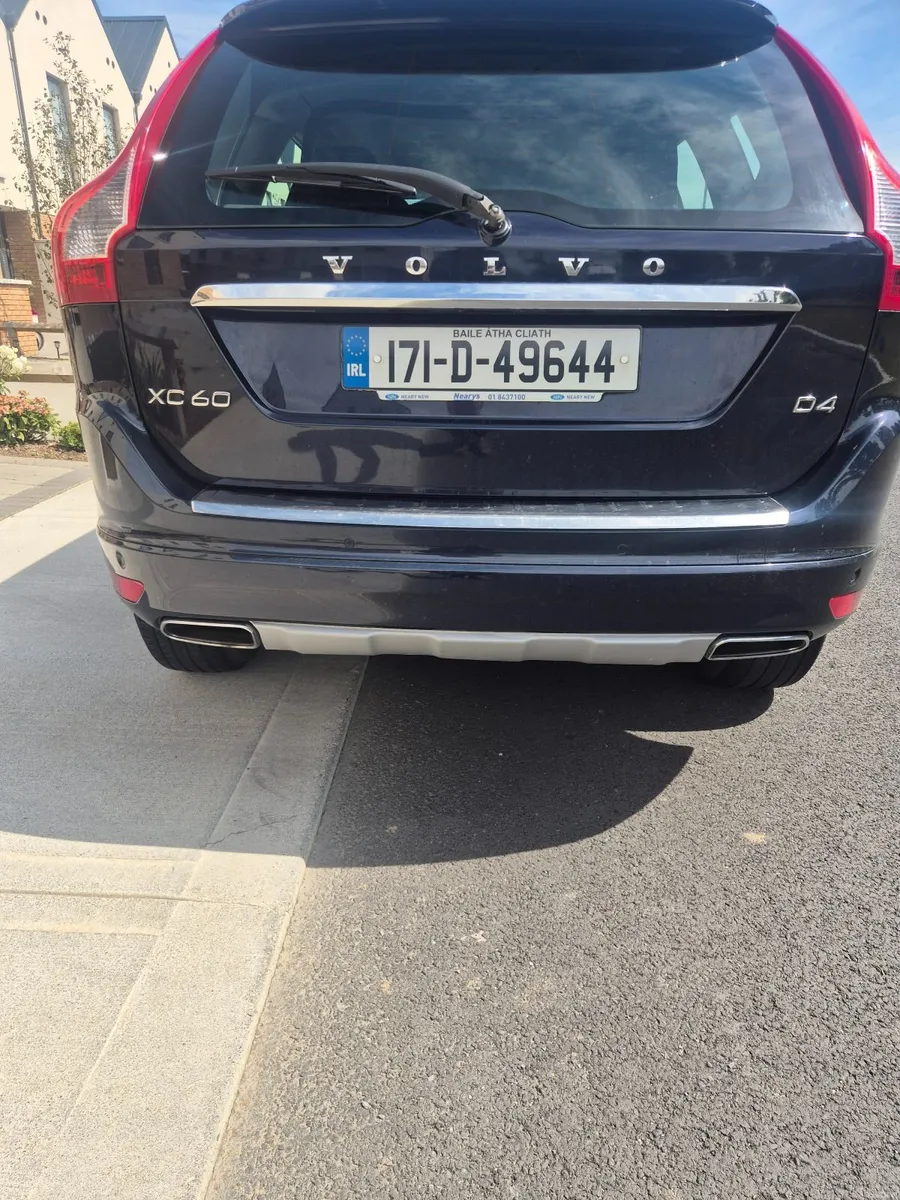 Volvo XC60 2017 - Image 5