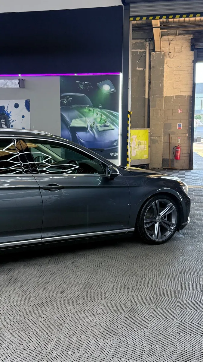 Volkswagen Passat 2016 - Image 3