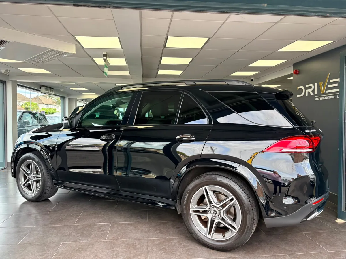 Mercedes-Benz GLE 300d 7 Seats 2022 - Image 3