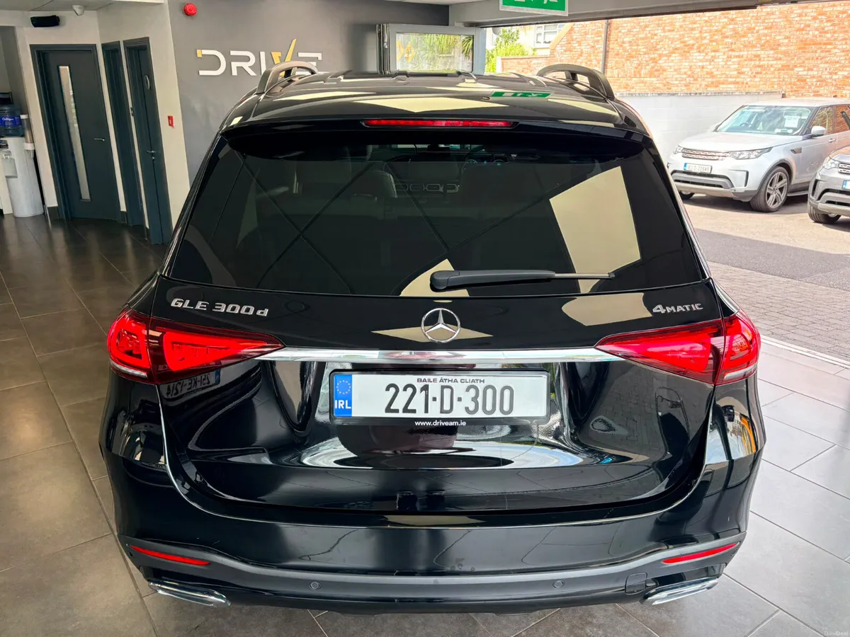 Mercedes-Benz GLE 300d 7 Seats 2022 - Image 5